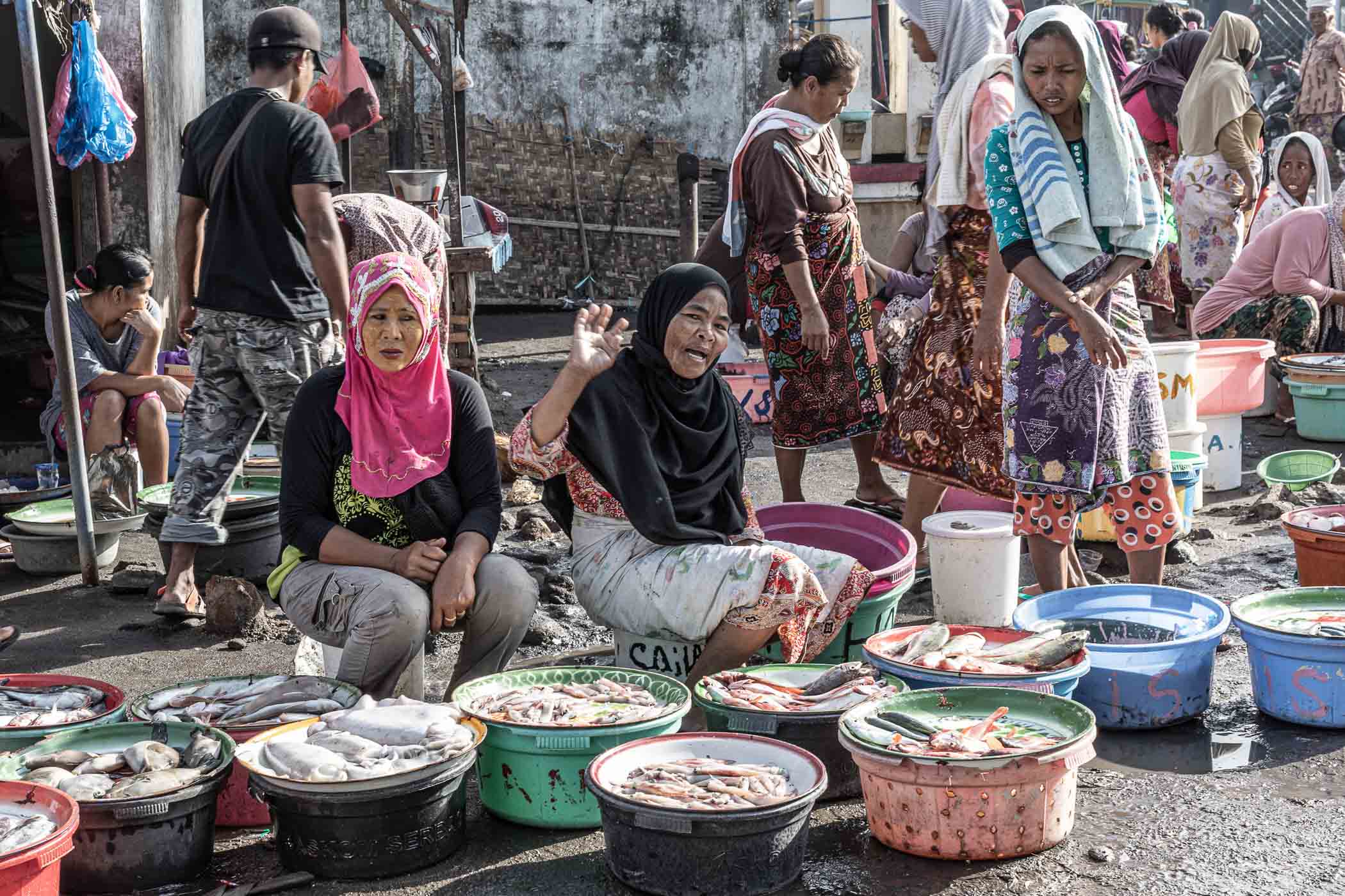 Wanita Nelayan di PPI Tanjung Luar Lombok