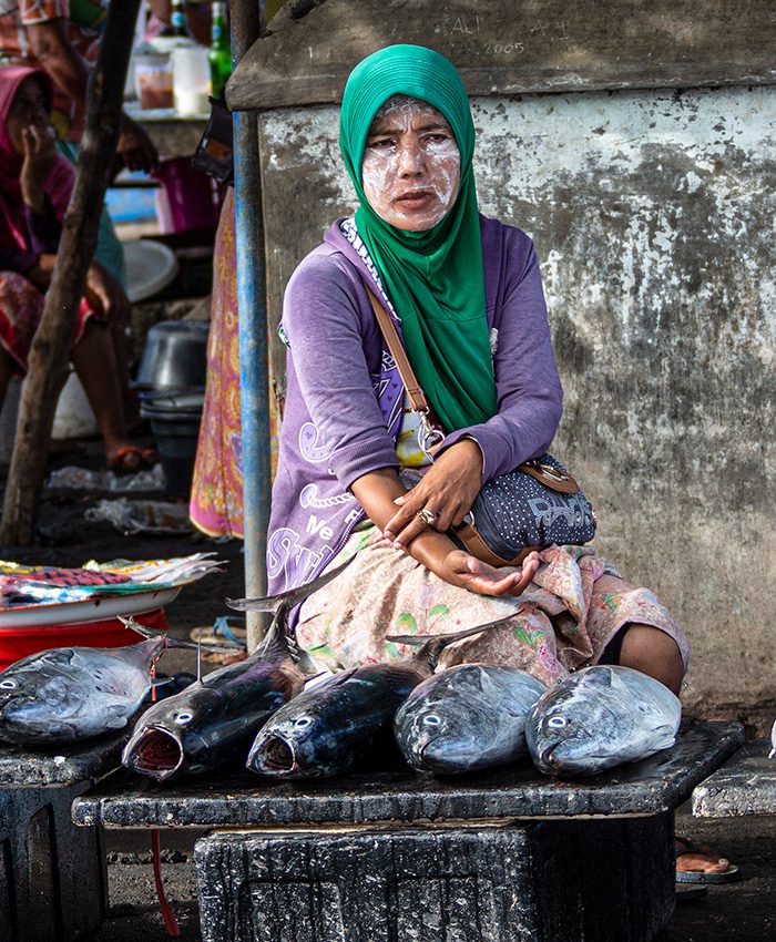 wanita nelayan lombok timur