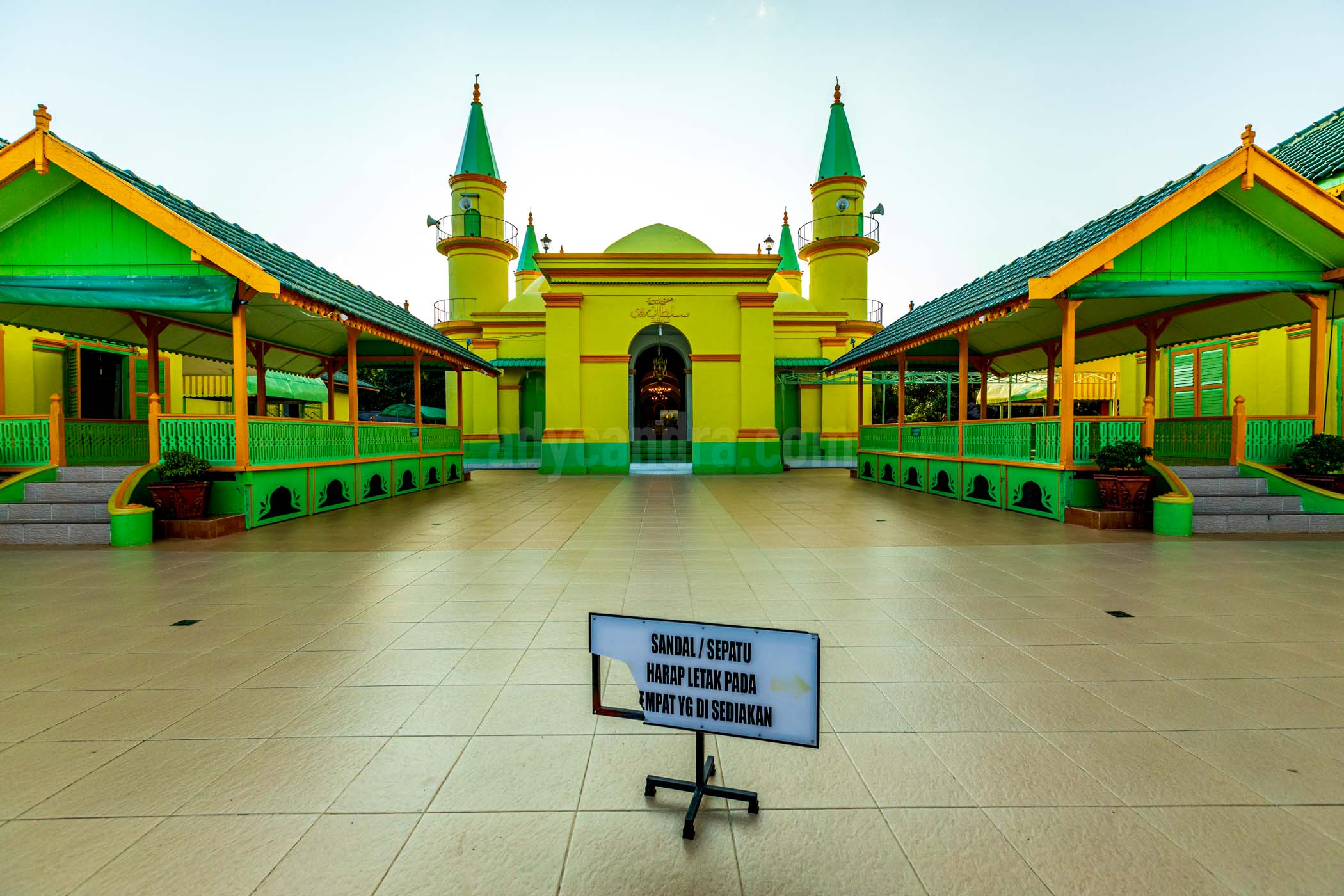 Riau Sultan Grand Mosque or Penyengat Mosque was built in 1832.